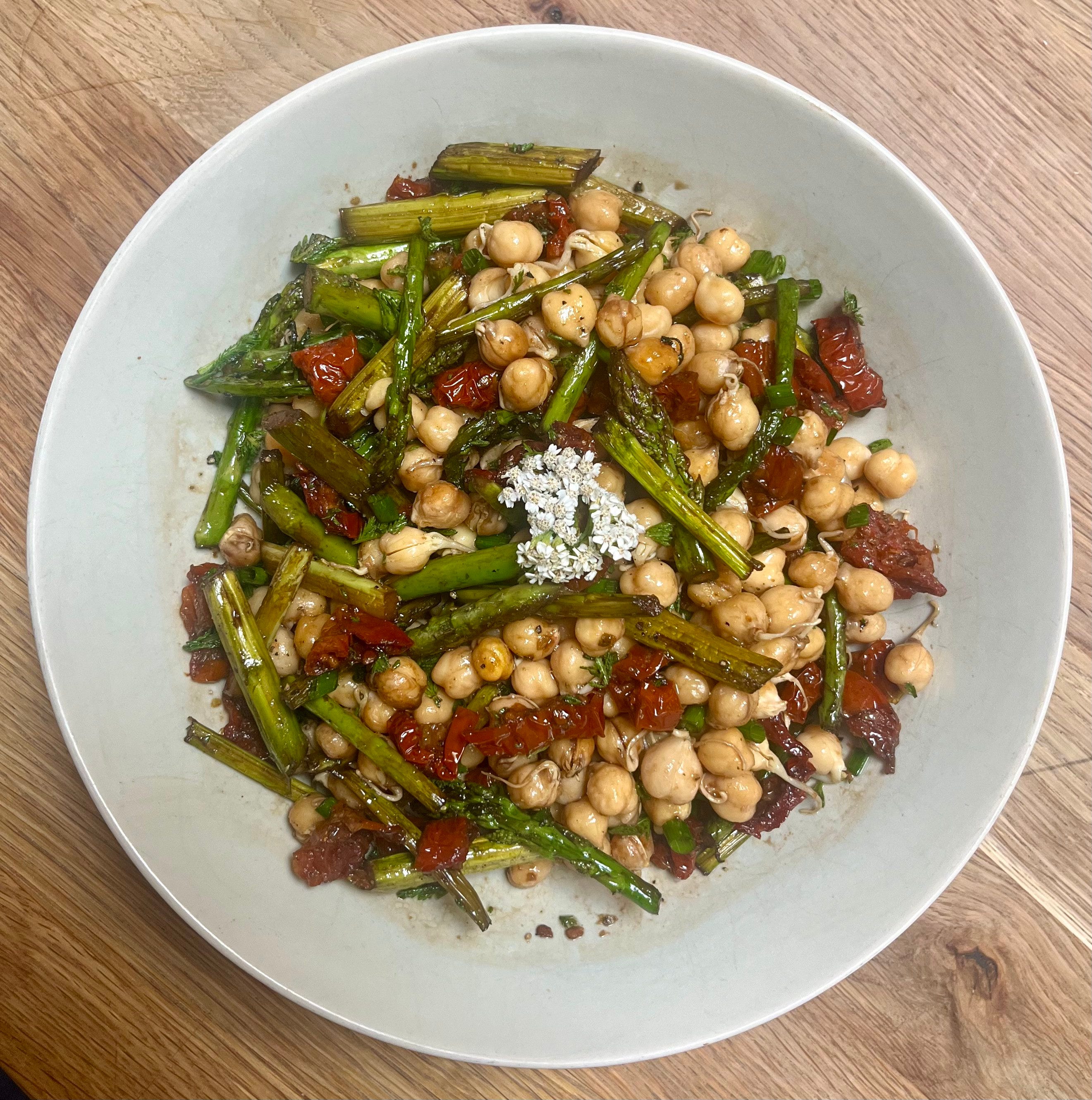 Kichererbsensalat mit Schafgarbe