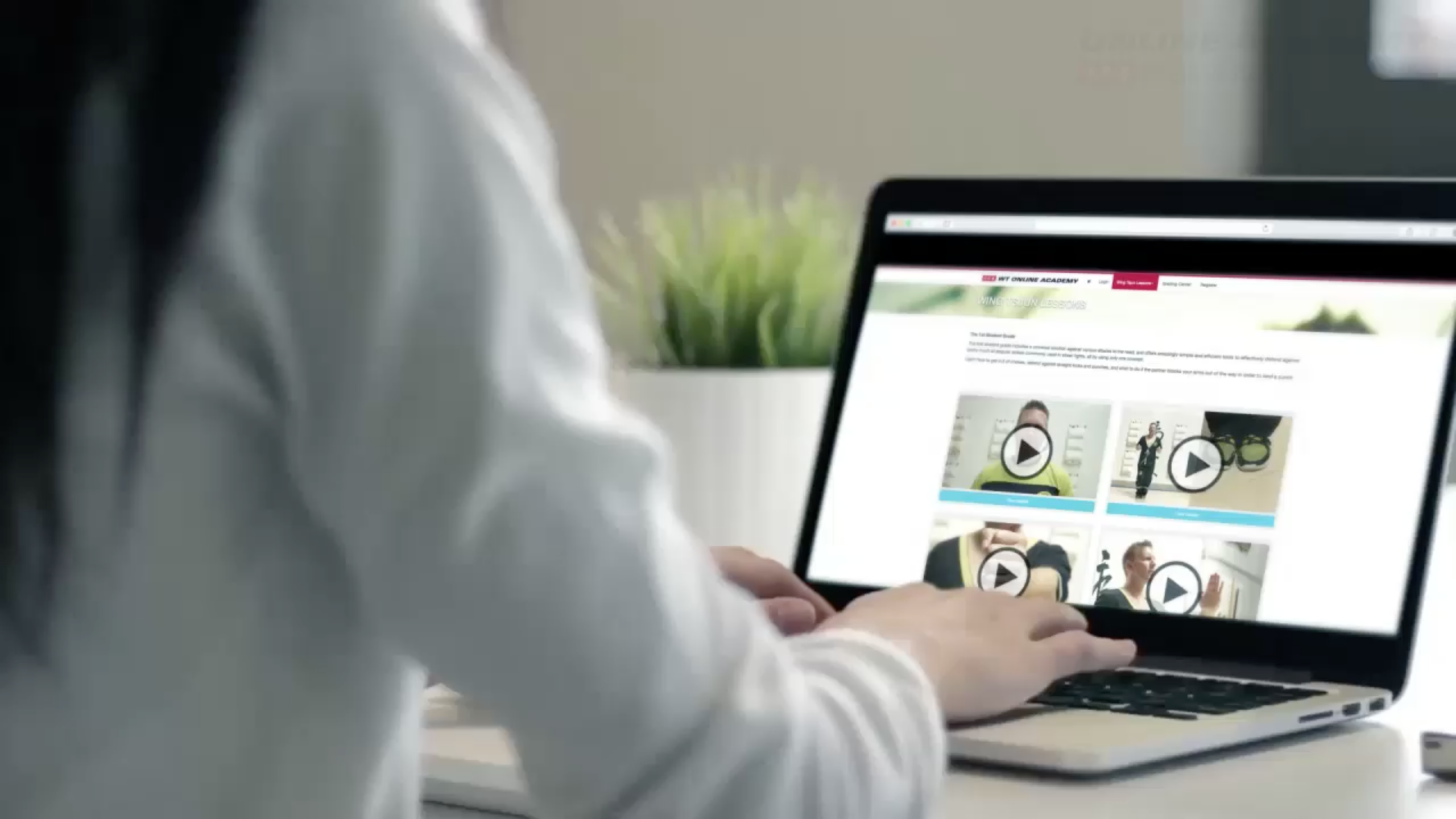 Schau dir dieses erstaunliche Video an!