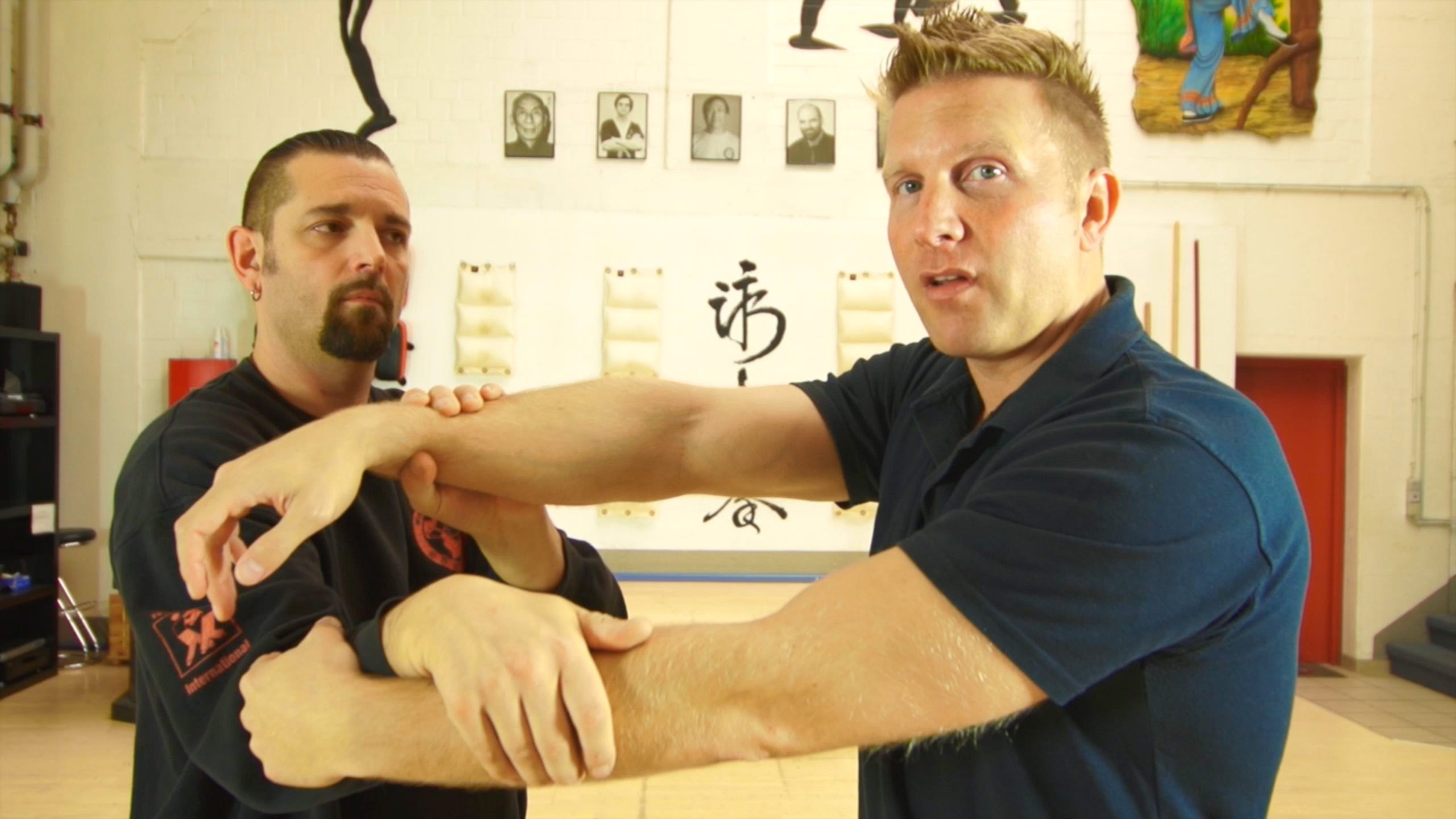 Schau dir dieses erstaunliche Video an!