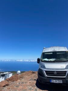 Justus, sein Cousin und die Omi gemeinsam im Urlaub in der Lüneburger Heide