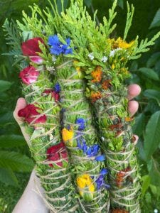 Justus, sein Cousin und die Omi gemeinsam im Urlaub in der Lüneburger Heide