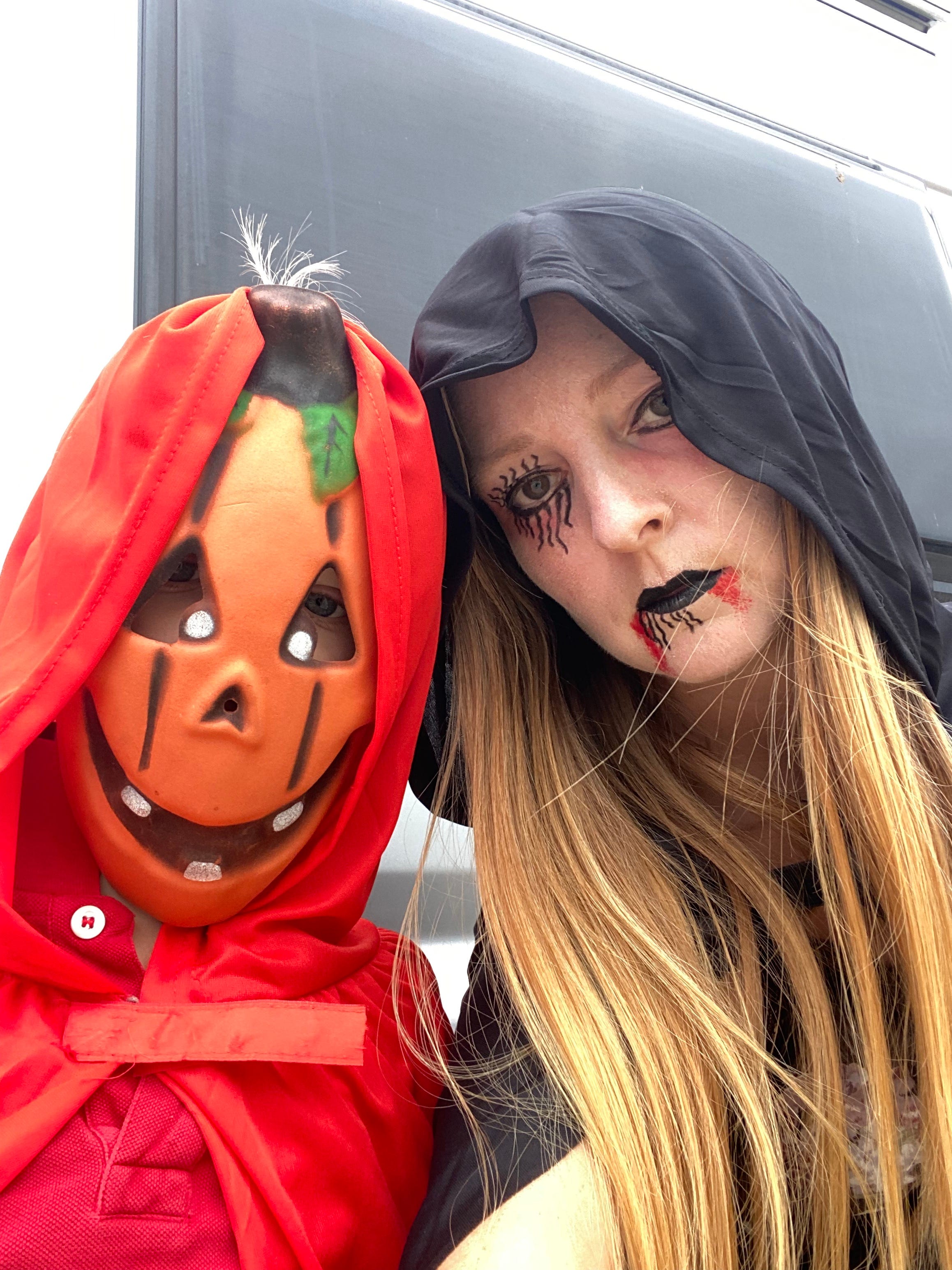 Justus, sein Cousin und die Omi gemeinsam im Urlaub in der Lüneburger Heide