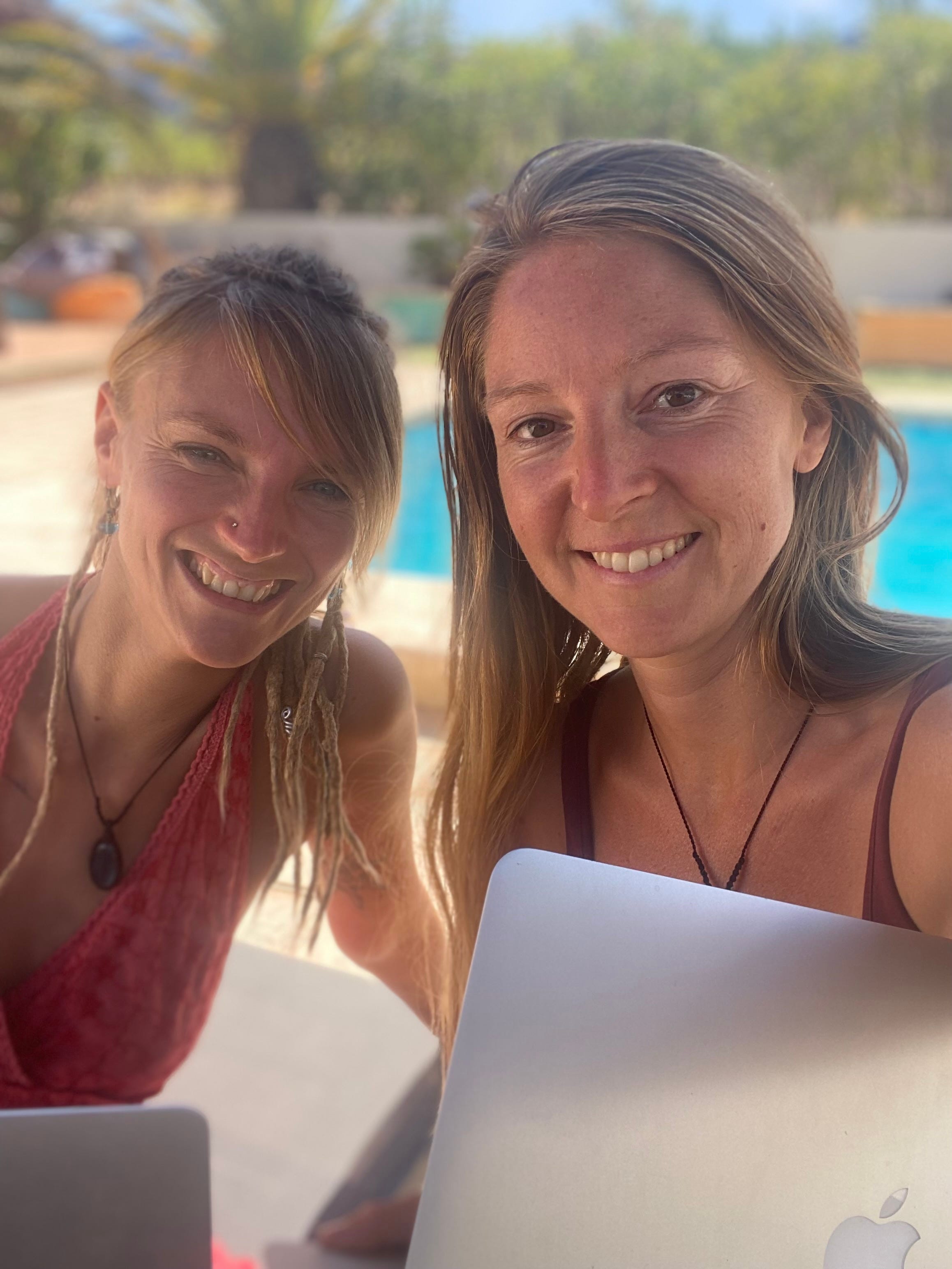 Justus, sein Cousin und die Omi gemeinsam im Urlaub in der Lüneburger Heide