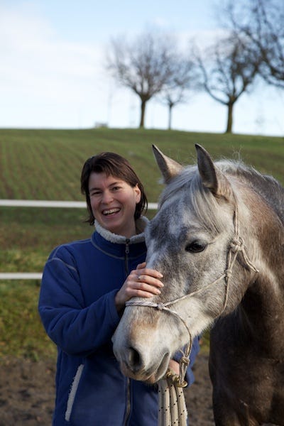 Sonja Bucher mit Freizeitpferd